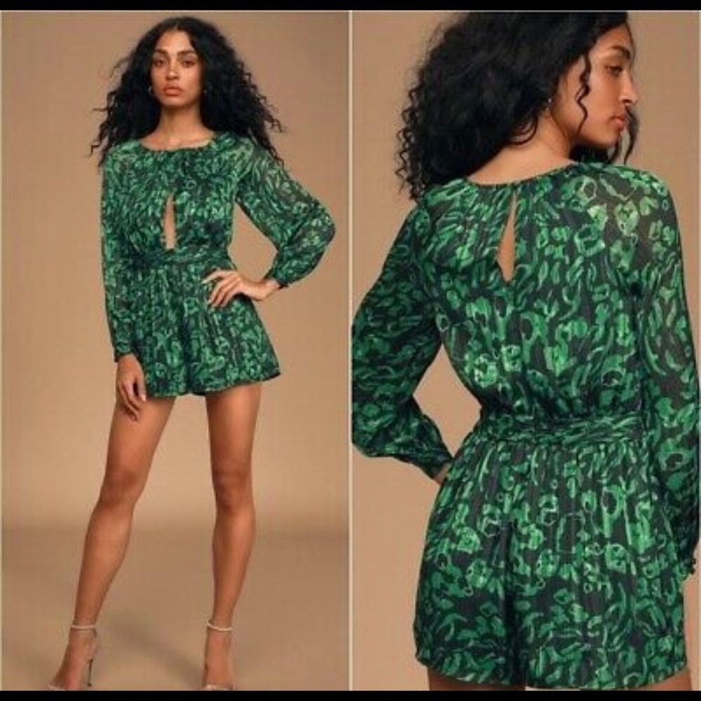 Green/black silk style long sleeve Ali & Jay Romper brand new size M